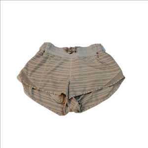 #740 Lululemon Shorts size 4 b930.